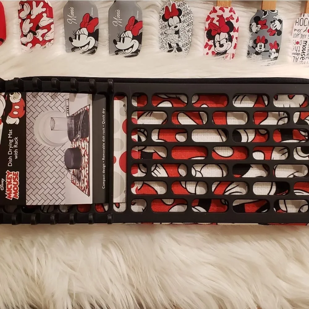 Disney set 2-4 packs spatulasand Disney drying mat